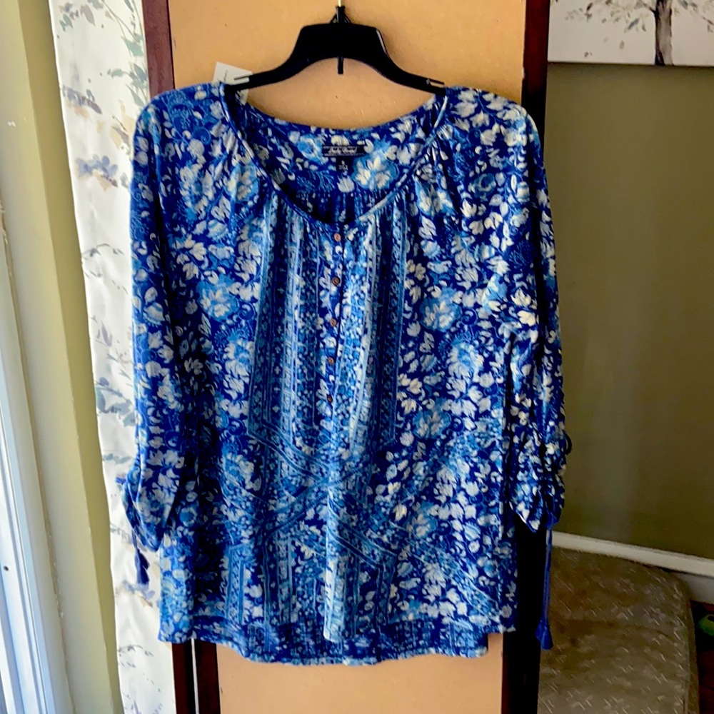 Lucky brand flowy top